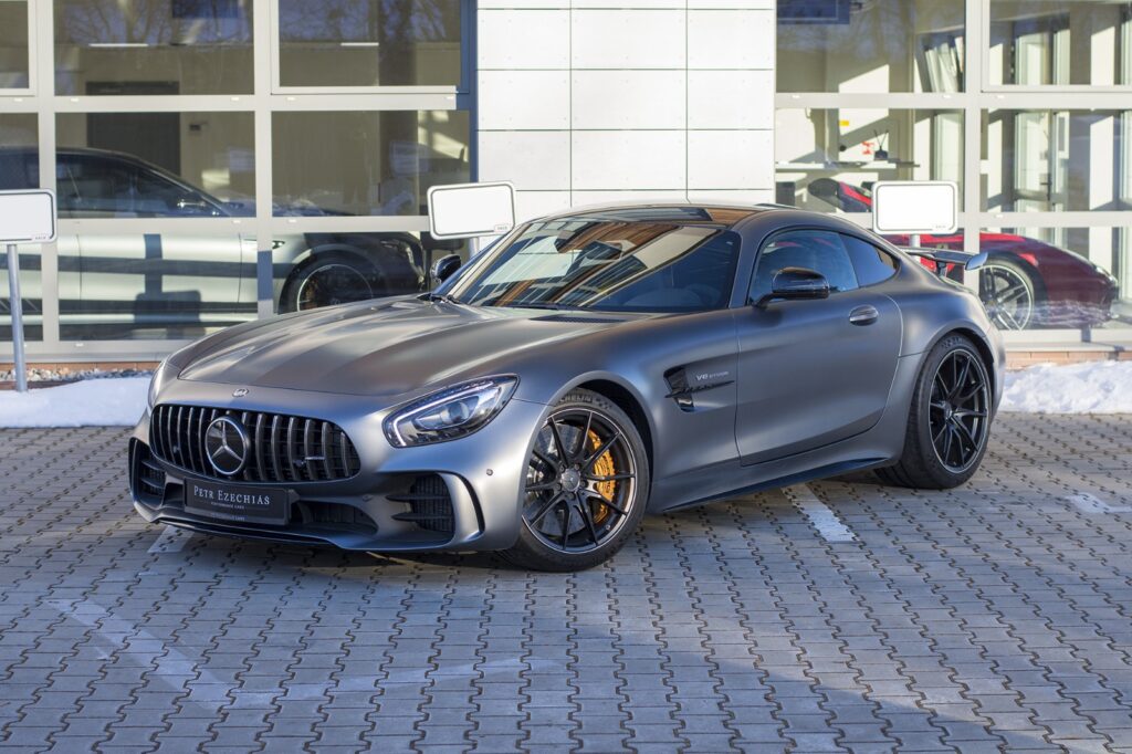 Mercedes-Benz GT R